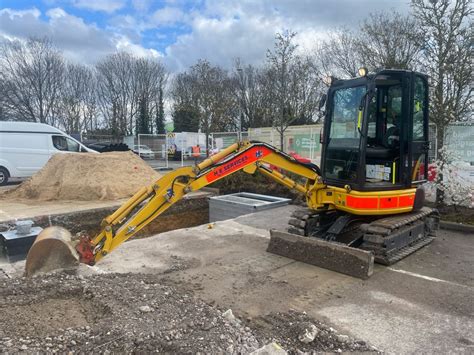 High Wycombe Mini Digger Rental 